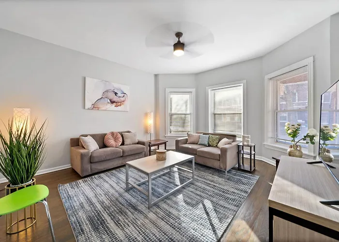 Cozy Woodlawn Retreat 2 * Chicago